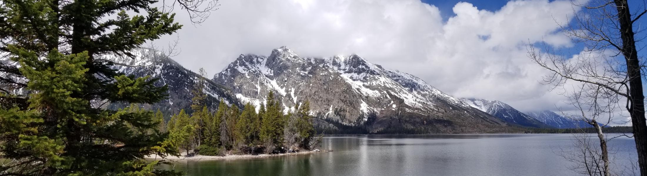 Mountain range behind a lake